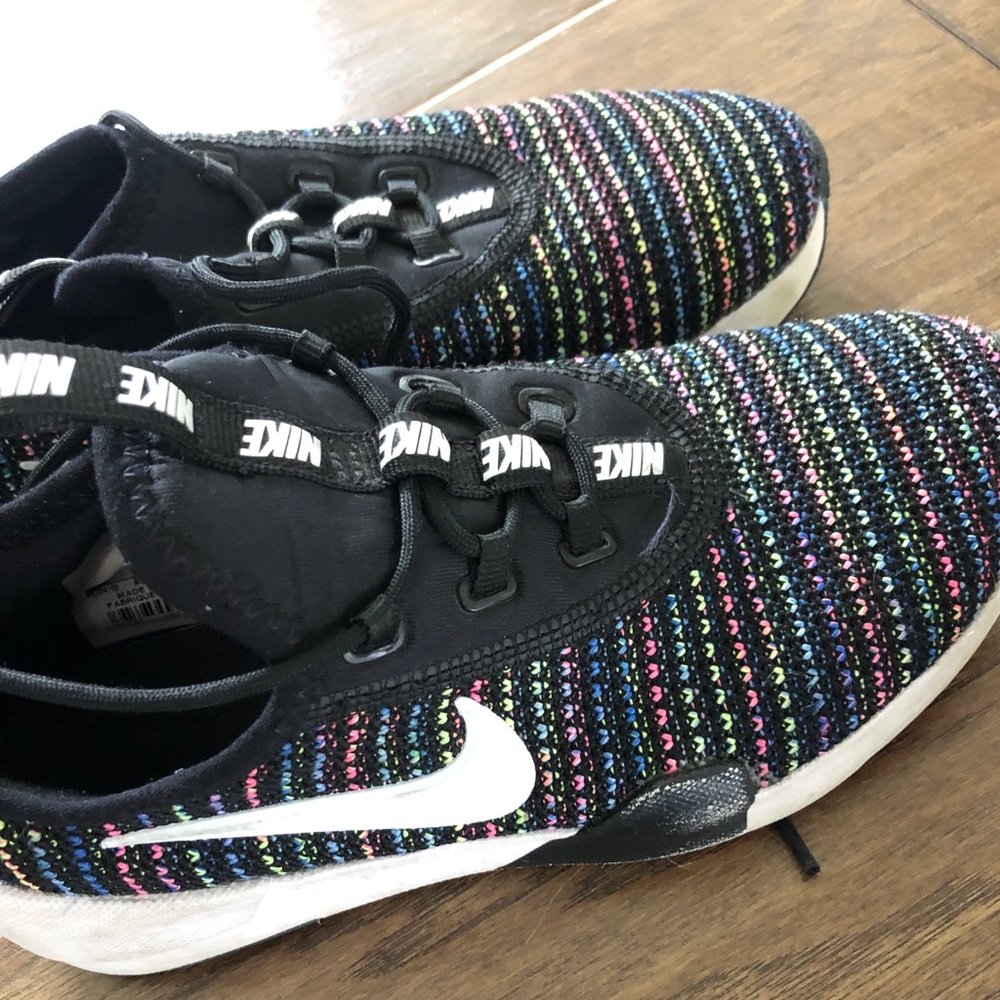 Girls Y Size 2 Nike Running Shoes